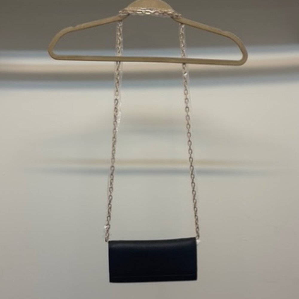 Wallet On a Chain Purse - Picture 2 of 7